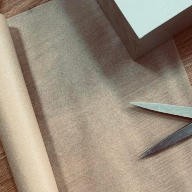 Read more about the article BAKING PAPER VS GREASEPROOF PAPER: KNOW THE DIFFERENCE