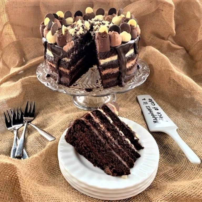 Read more about the article RECIPE: GLUTEN-FREE TRIPLE CHOCOLATE MOUSSE CAKE