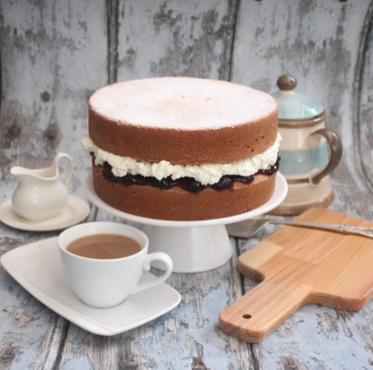 Read more about the article RECIPE: GLUTEN-FREE CLASSIC VICTORIA SANDWICH CAKE