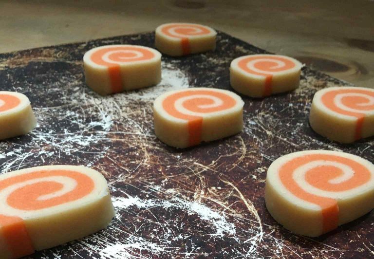 Read more about the article RECIPE: GLUTEN-FREE ALMOND & ORANGE PINWHEEL BISCUITS