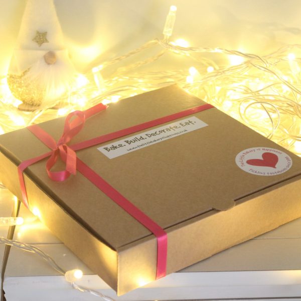 GLUTEN-FREE GINGERBREAD HOUSE KIT (COLOURFUL CHRISTMAS)