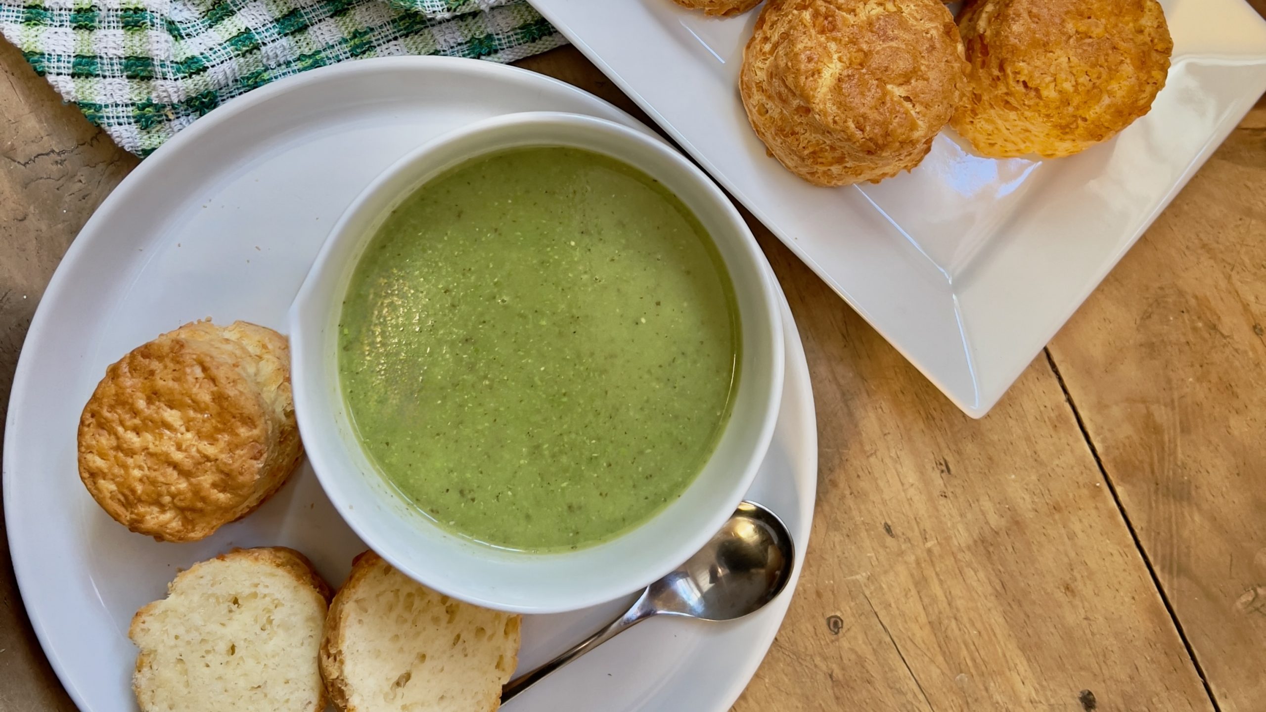 You are currently viewing RECIPE: PEA, PESTO & POTATO SOUP WITH GLUTEN-FREE PARMESAN SCONES