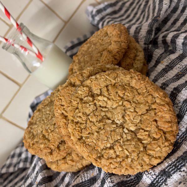 COCONUT & CARDAMOM COOKIE BAKING BOX